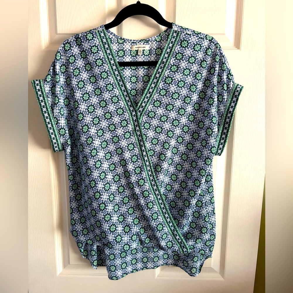 Max Studio pull on top Large